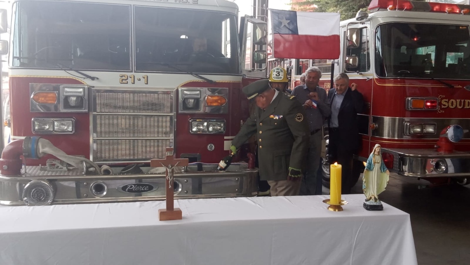 Empresa Ariztía dona dos unidades para los Cuerpos Bomberos de Arica y Melipilla